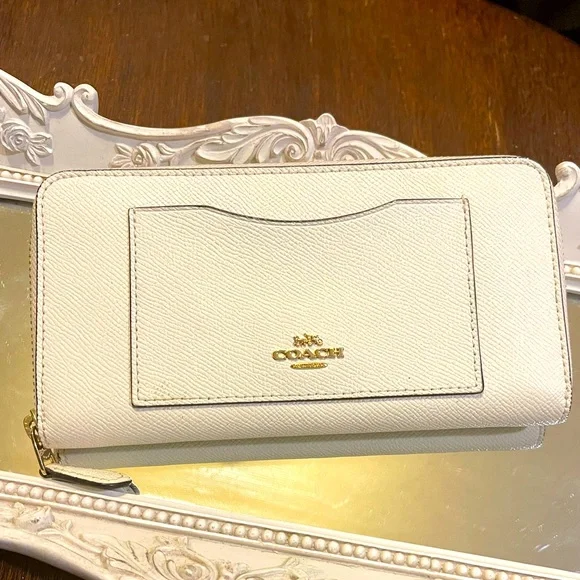 Coach Accordion White Refined Pebble Leather Zip Around Wallet - Picture 1 of 15